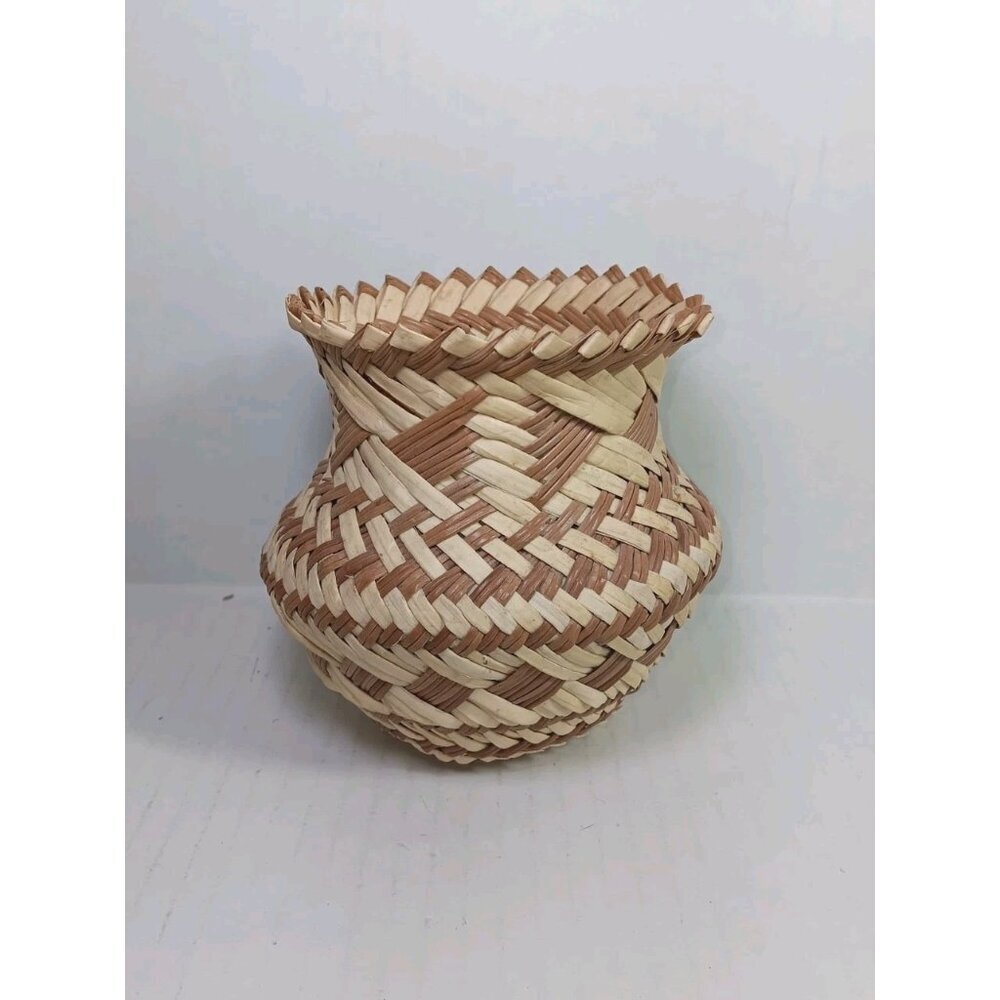 Vintage Tarahumara Indian Hand Woven Weave Pine Needle Vase Basket